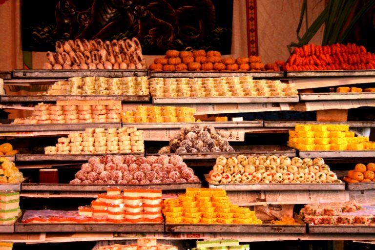 Sweet shops to display manufacturing and best before date